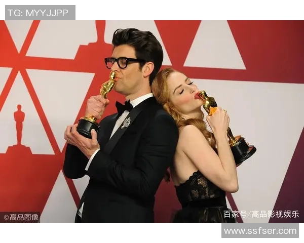 当代足坛巨星齐聚一堂留下珍贵合影瞬间